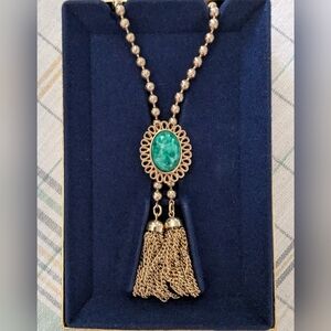 Avon - Ming Green - Elegant Gold and Green Pendant Necklace